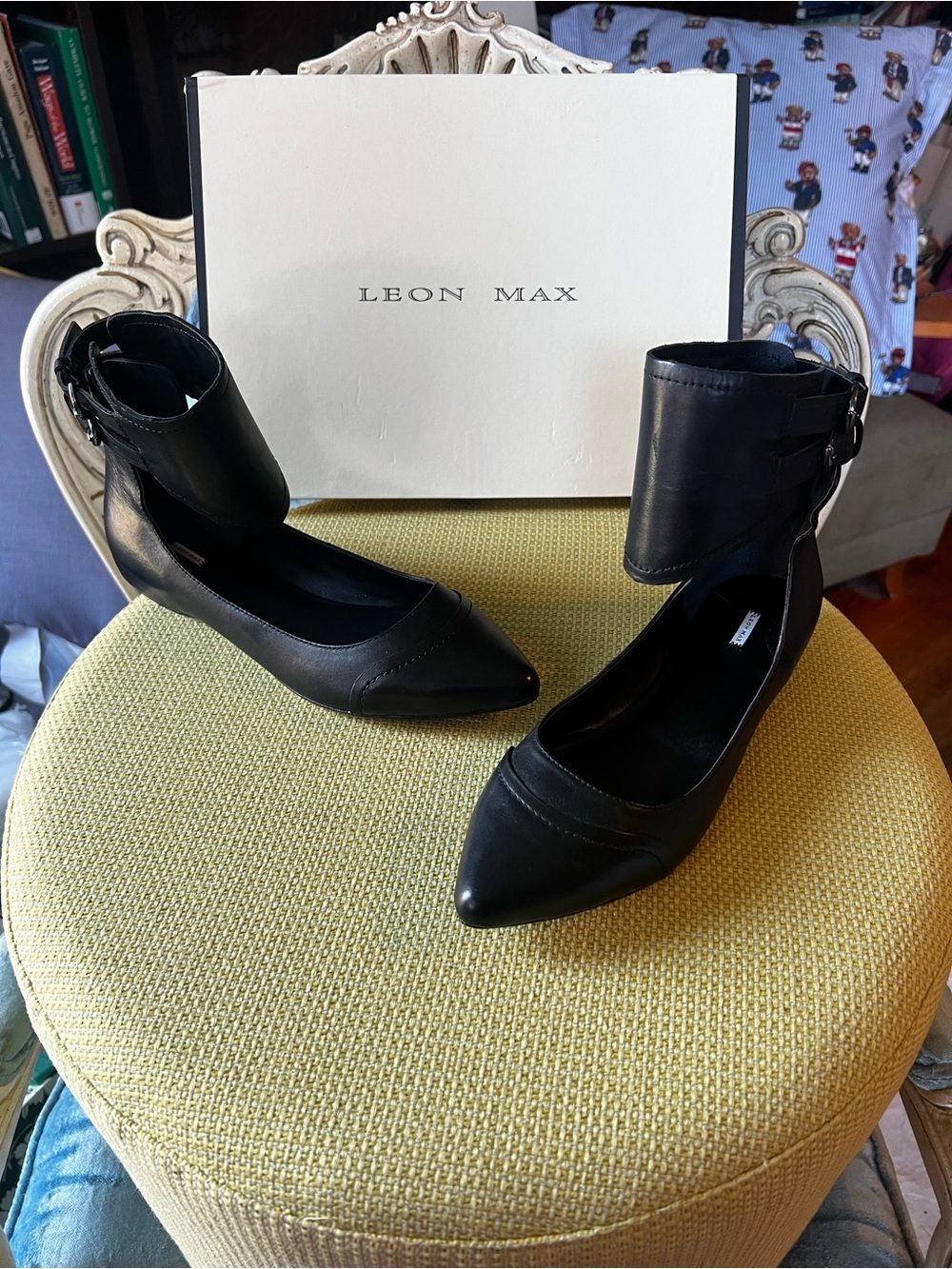 Leon Max Landon Black Leather Pointed-Ankle Strap Flats - Picture 1 of 9